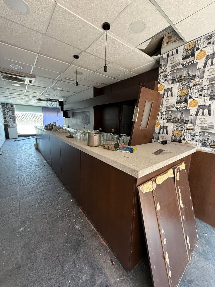Cambio de uso de Bar-cafetería a Vivienda — antes